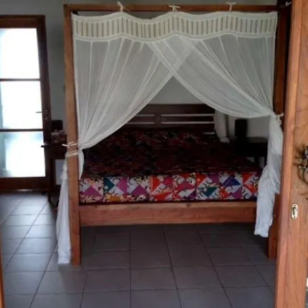 Sunia Loka Bungalows & Dive Center-3