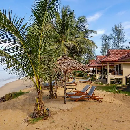 Pranee Beach Bungalows-2