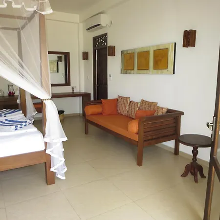 Lanka Beach Bungalows-2