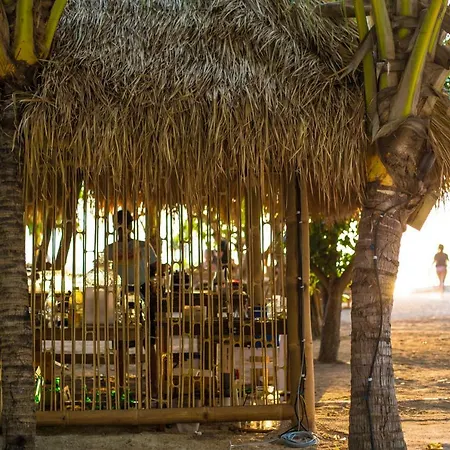 Island View Bar & Bungalow-2