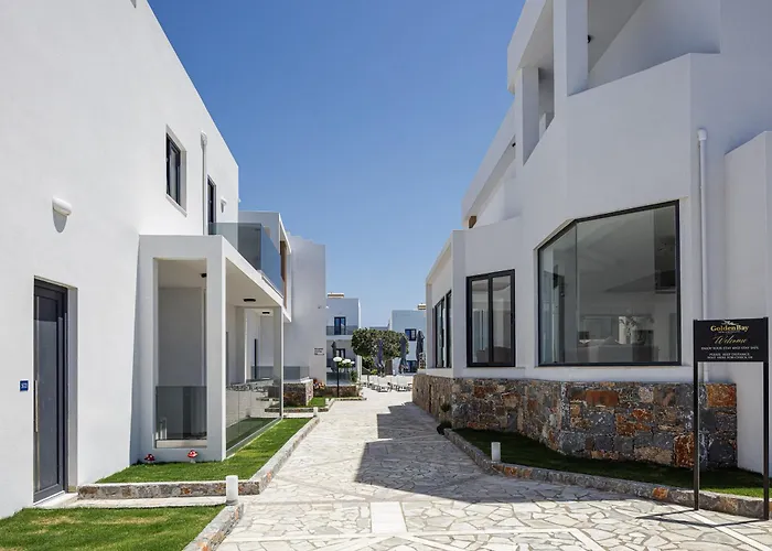 Golden Bay Boutique Hotel & Bungalows Goúrnes