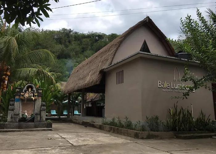 Bale Lumbung Bungalows Sakti
