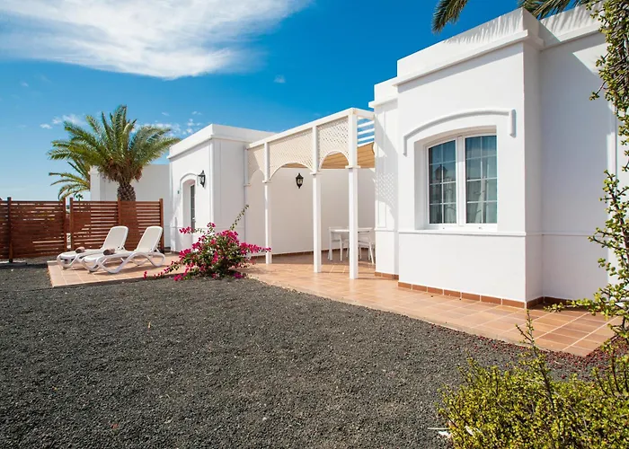 Apartamentos LIVVO Coloradamar Playa Blanca 