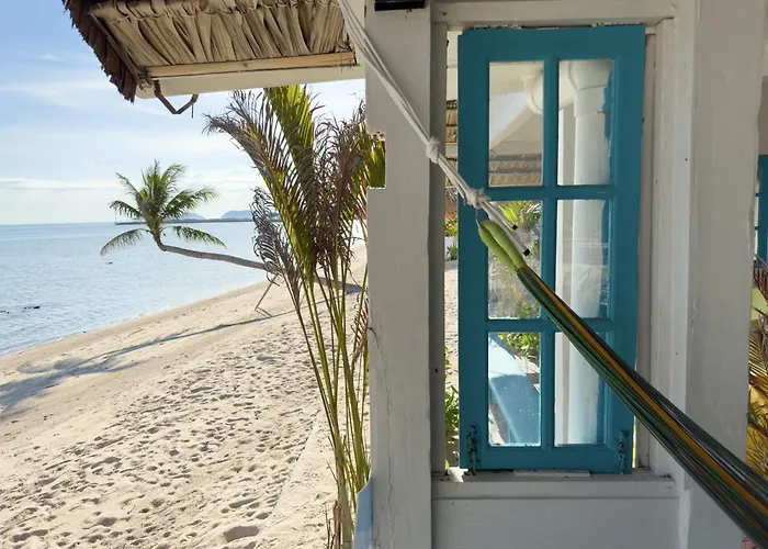 Sand Terrace Beach Bungalows Baan Tai