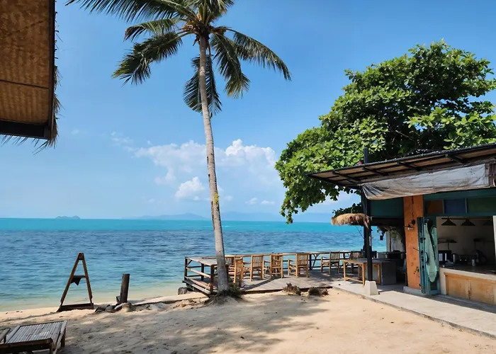 A Little Bungalows By Beach Mae Nam