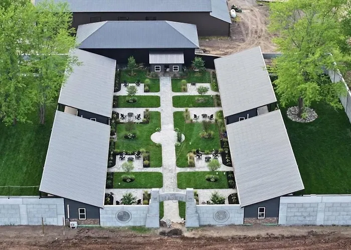 Big Cat Bungalows At The Haven - Lion 2 Canastota