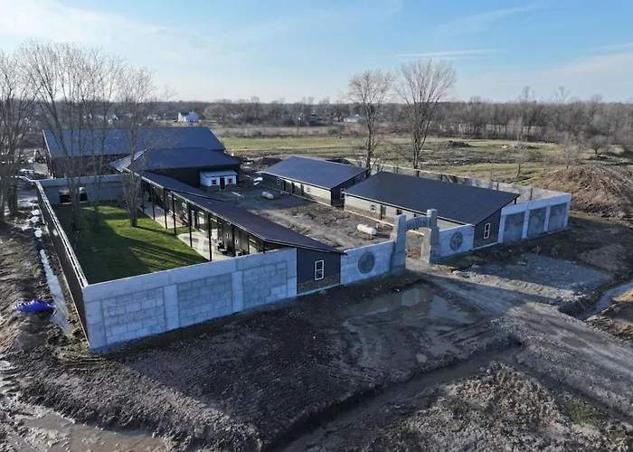 Big Cat Bungalows At The Haven - Tiger 3 Canastota