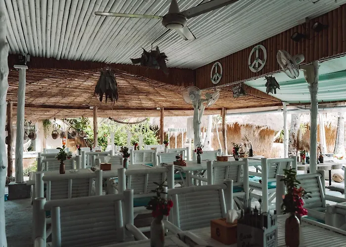 Sea Love Beach Bar & Bungalows Ban Tai