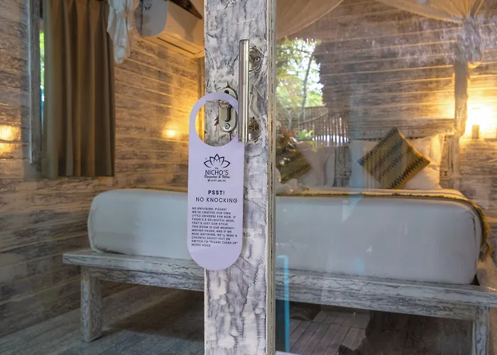 The Nichos Bungalows And Villas Nusa Lembongan
