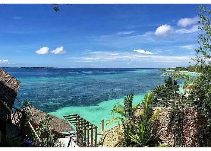 Cosmos Bungalows Bira