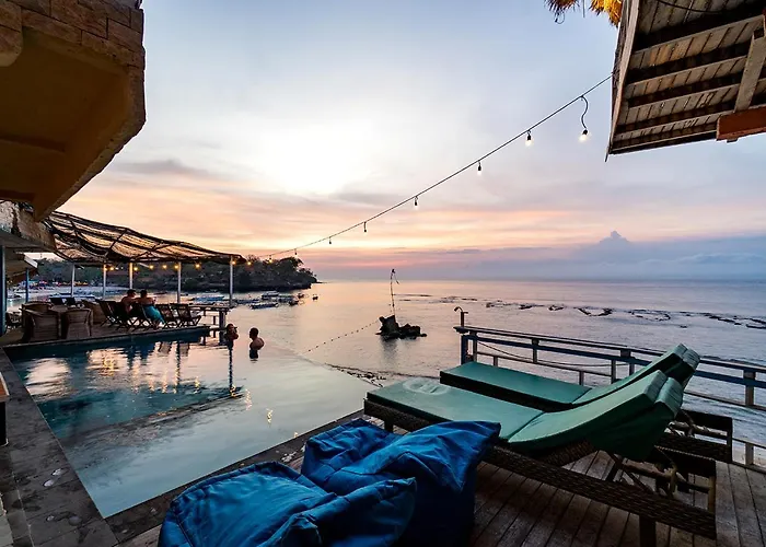Mushroom Beach Bungalows Nusa Lembongan