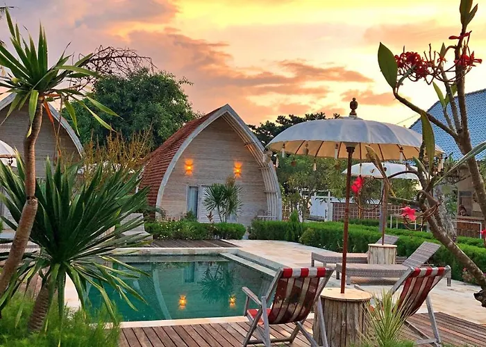La Roja Bungalows Batununggul