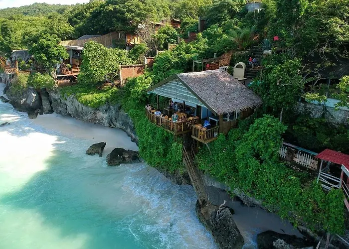 Cosmos Bungalows Bira
